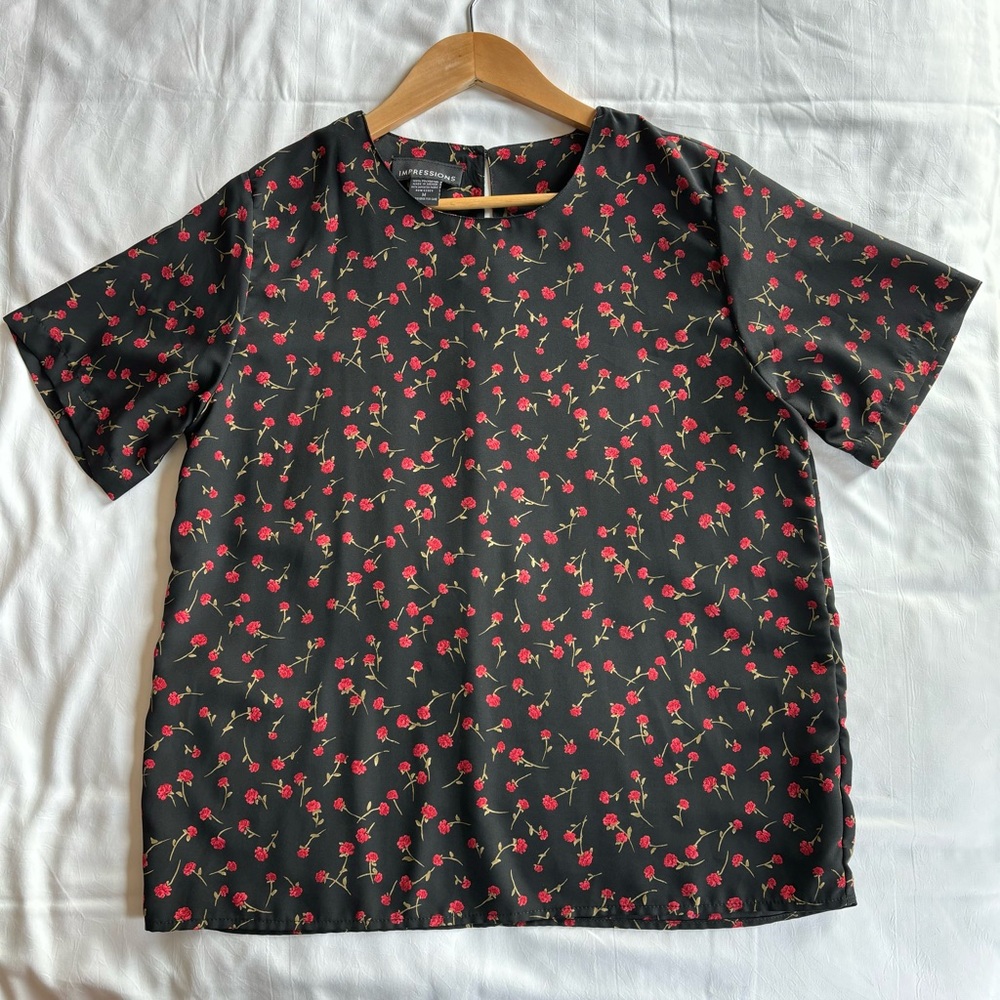 Black and red floral Impressions short sleeve top
